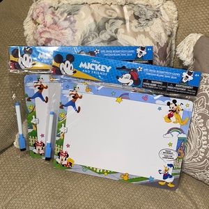 🎈NWT Disney Mickey & Friends Dry Erase Board with Games